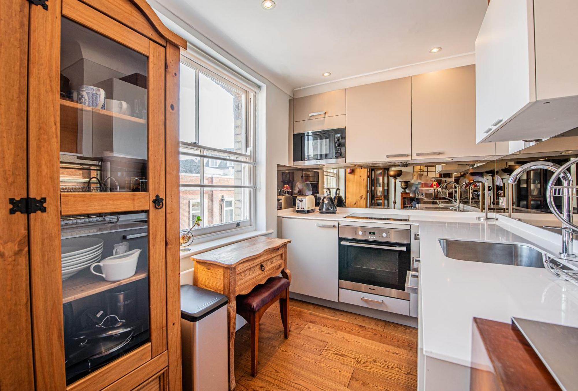 Stylish 1-Bed Flat In Soho - Prime Central Londýn Exteriér fotografie