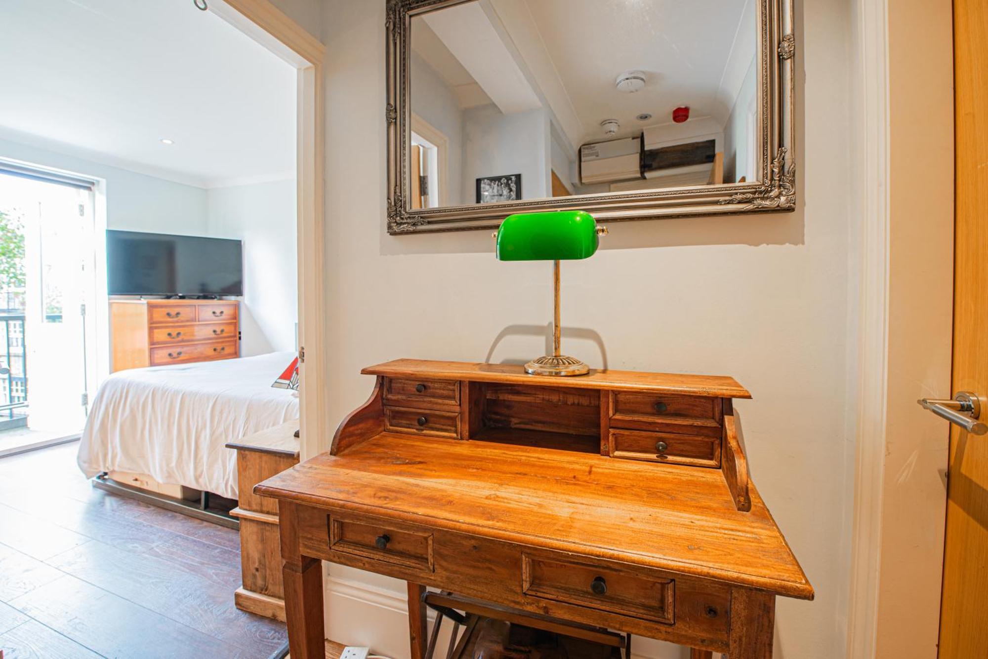 Stylish 1-Bed Flat In Soho - Prime Central Londýn Exteriér fotografie